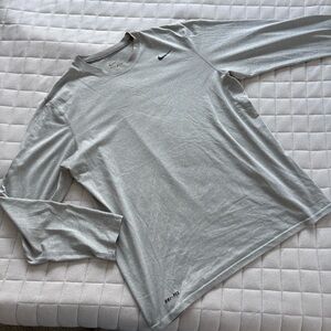 Nike Men's Light Gray Long Sleeve Tee/T-Shirt